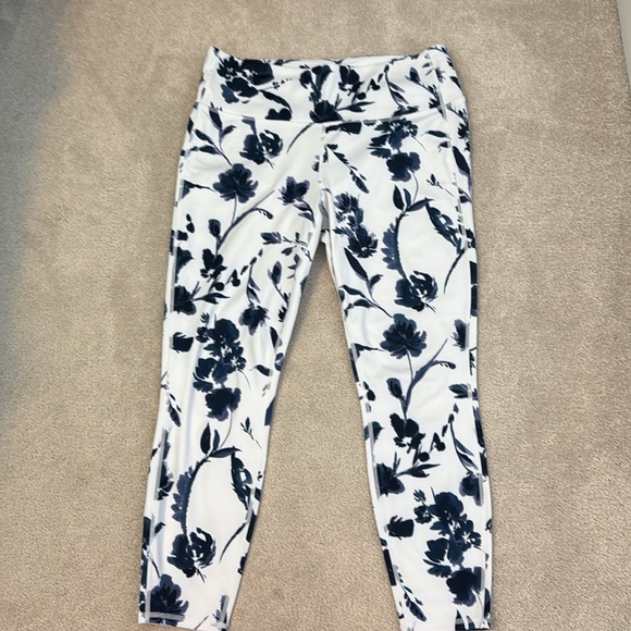 Athleta L tank and floral leggings set - Picture 2 of 10
